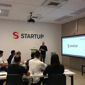 criação de produtos digitais com IA
